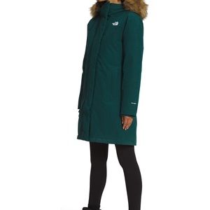 North Face womans arctic parka in like new condition
